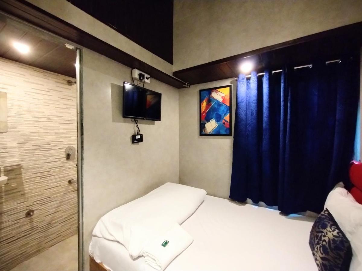 Eros - Near Airport T2 Hotel Mumbai